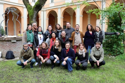 photo de l’équipe mixte composée de 17 personnes